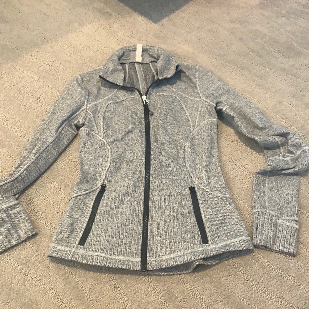 ❤️Lululemon Running Jacket size 6❤️